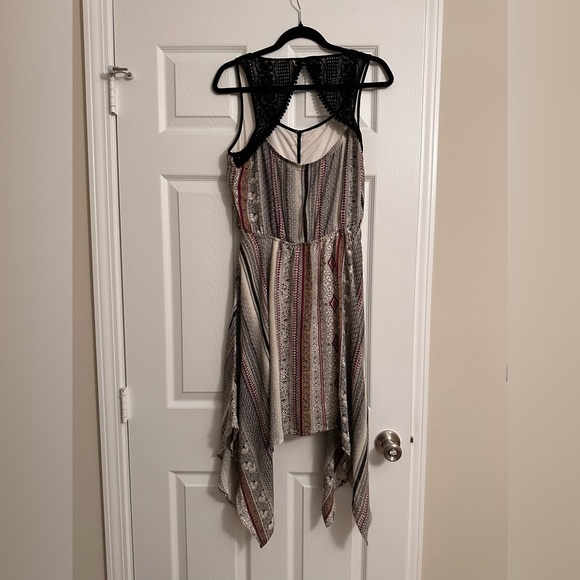 Maurice’s Lace Back Patterned Dress Size M - Picture 3 of 4